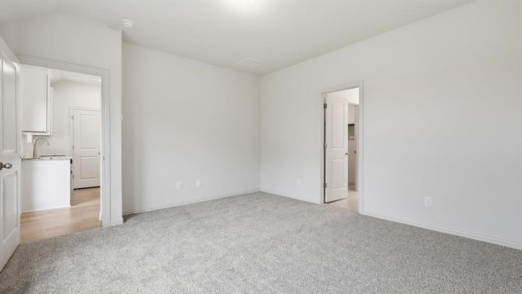 Spacious, unfurnished interior of a new home in Westridge Journey, Princeton (Image 25).