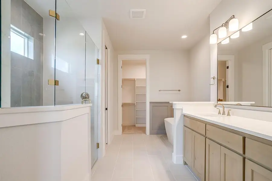 Furnished interior view inside a new home in Peaks at Lone Elm, Waxahachie (Image 5).