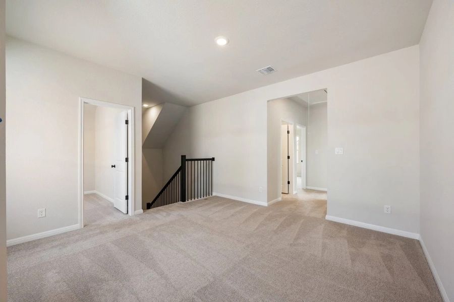 Spacious, unfurnished interior of a new home in Berry Creek Highlands, Georgetown (Image 41).