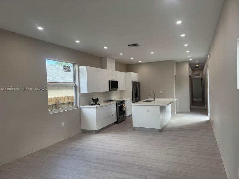 Furnished interior view inside a new home in , Fort Lauderdale (Image 8).