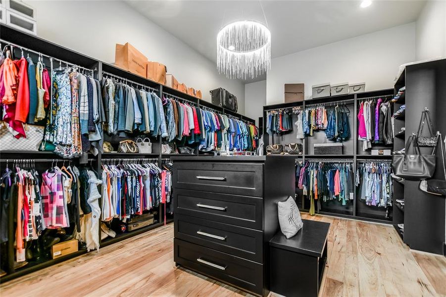 Furnished interior view inside a new home in , Horseshoe Bay (Image 16).