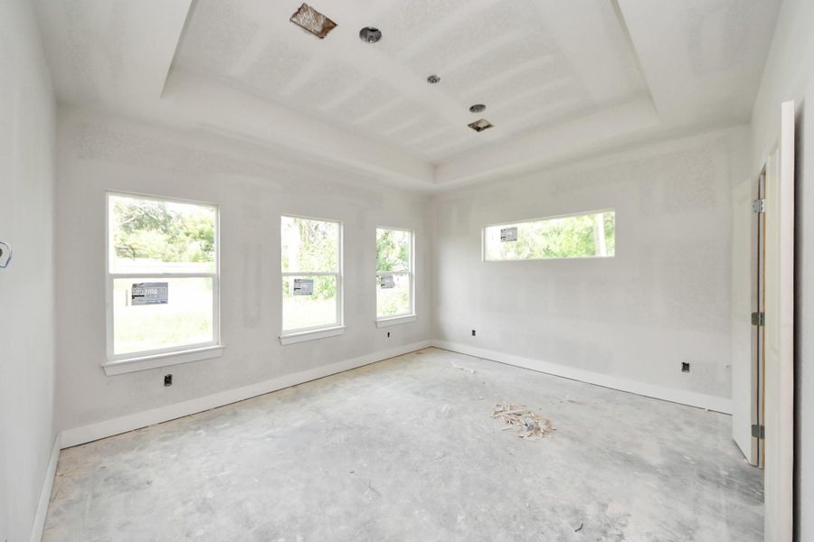 Spacious, unfurnished interior of a new home in , Houston (Image 9).