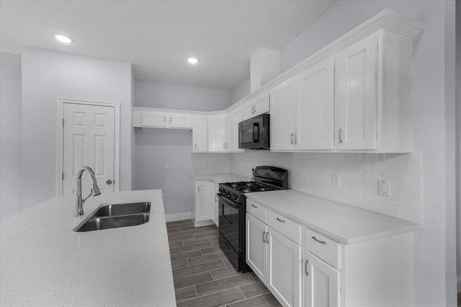 Furnished interior view inside a new home in , Fort Worth (Image 6).