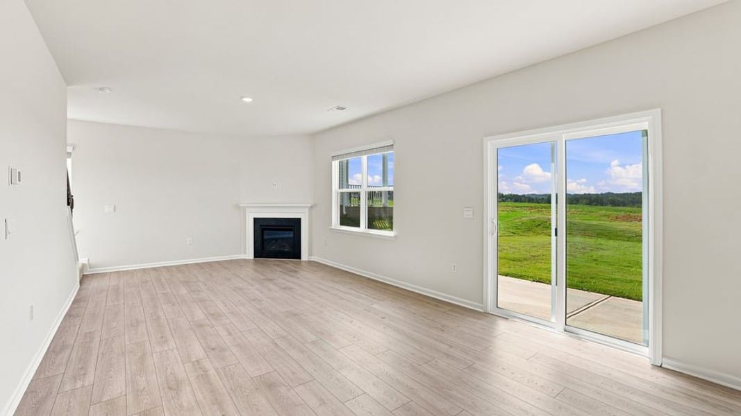 Spacious, unfurnished interior of a new home in Baxter Village, Boiling Springs (Image 24).