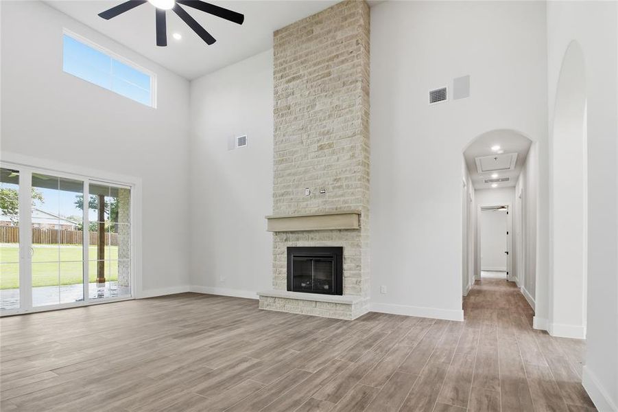 Spacious, unfurnished interior of a new home in , Mansfield (Image 26).
