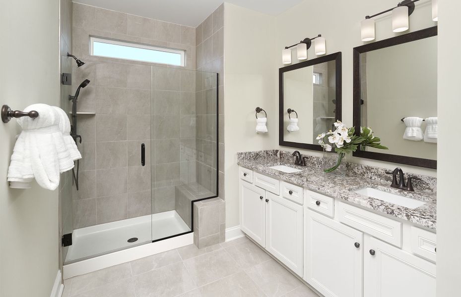 Owner's Bathroom Owner's Bathroom