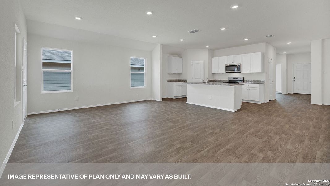 Spacious, unfurnished interior of a new home in Arroyo Ranch, Seguin (Image 27).