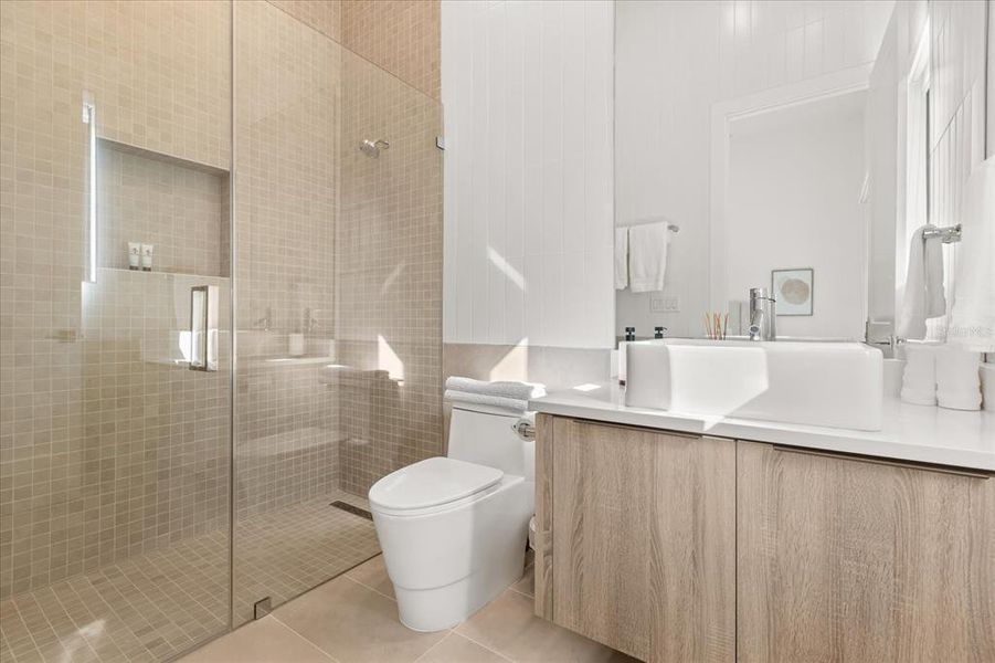 Furnished interior view inside a new home in , Montverde (Image 41).