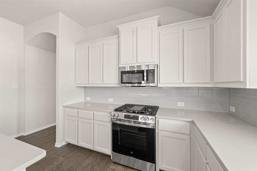 2845 Holstein- Kitchen-4
