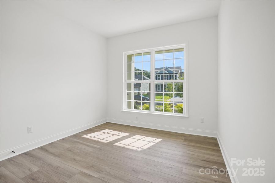 Spacious, unfurnished interior of a new home in Forest Creek, Waxhaw (Image 27).