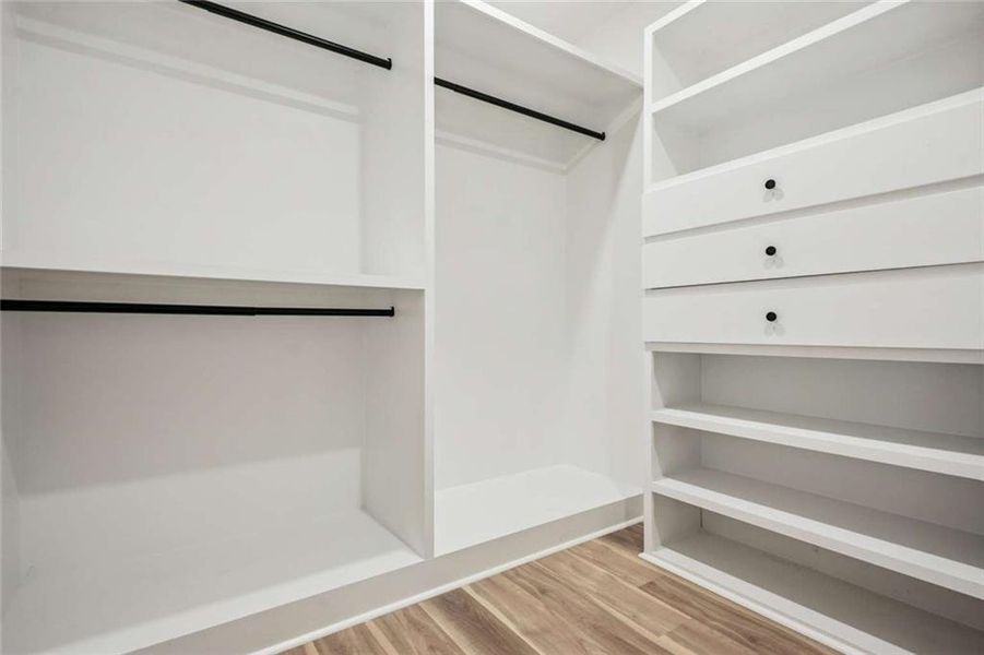 Spacious, unfurnished interior of a new home in , Atlanta (Image 15).