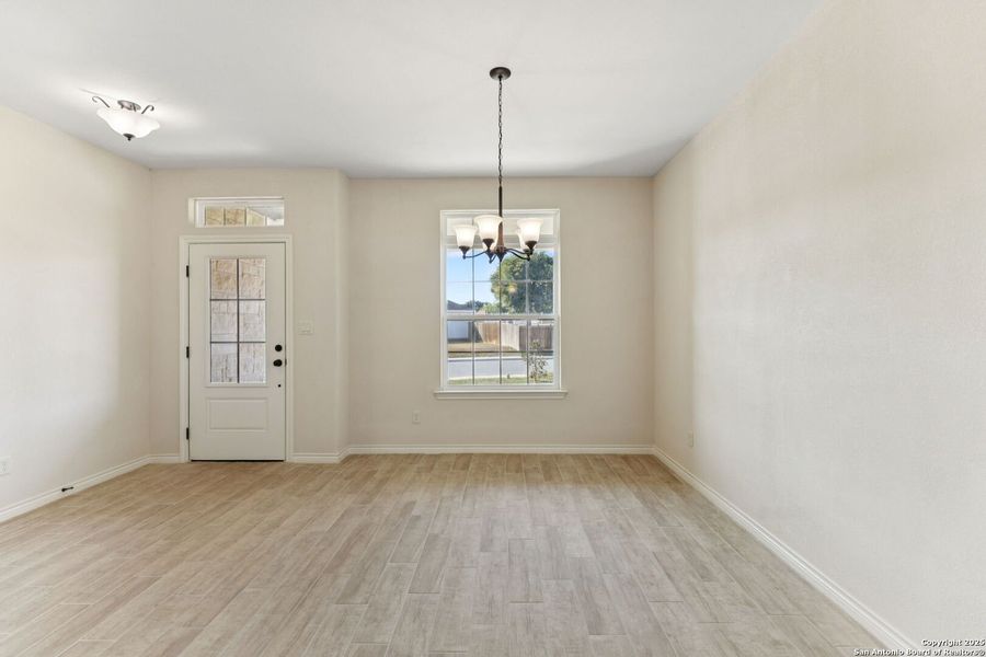 Spacious, unfurnished interior of a new home in , Seguin (Image 45).