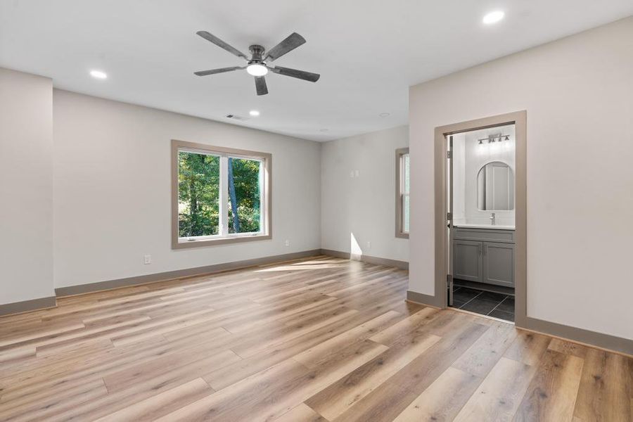 Spacious, unfurnished interior of a new home in , Peachtree Corners (Image 20).