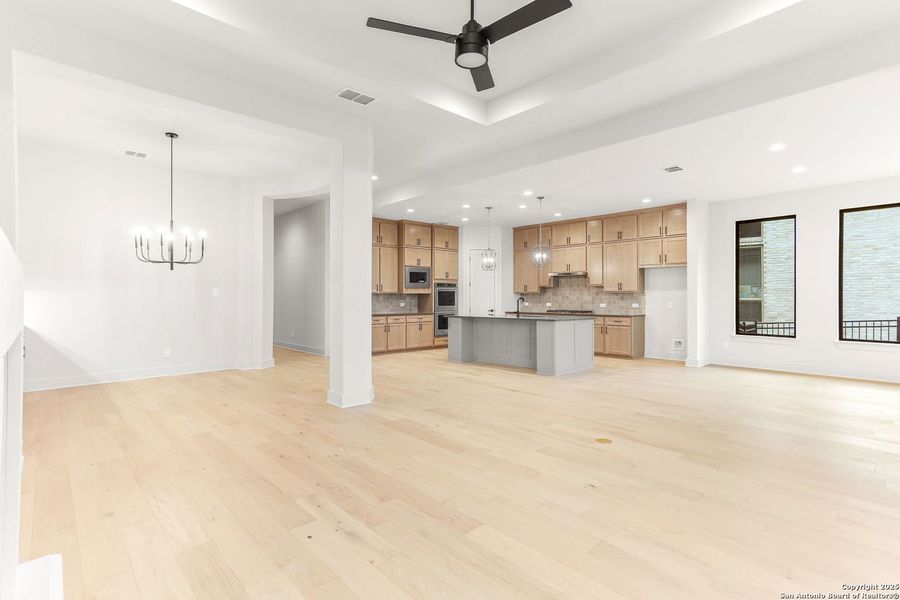 Spacious, unfurnished interior of a new home in Esperanza - 70', Boerne (Image 25).