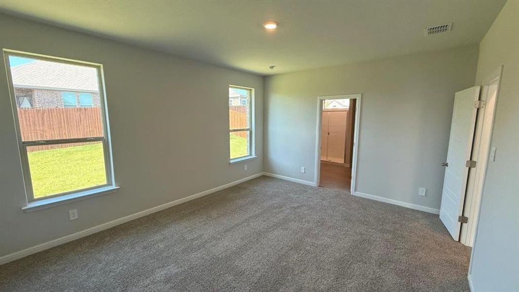 Spacious, unfurnished interior of a new home in Saratoga, Granbury (Image 10). Spacious, unfurnished interior of a new home in Saratoga, Granbury (Image 10).