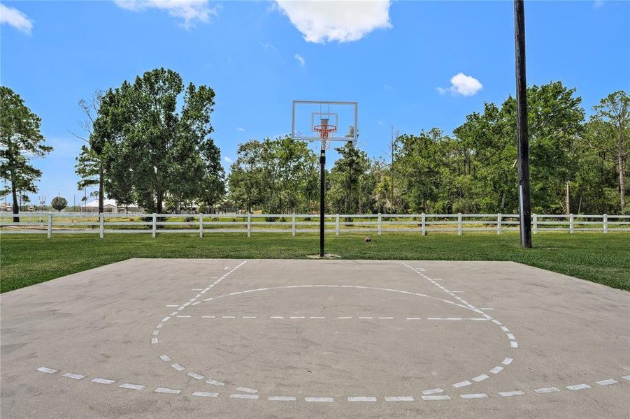 Image 5 of the Lynnwood community in Baytown, TX. Image 5 of the Lynnwood community in Baytown, TX.