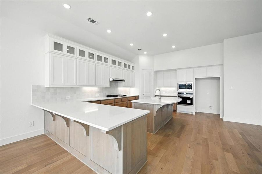 Furnished interior view inside a new home in Thompson Farms: 60ft. lots, Van Alstyne (Image 17). Furnished interior view inside a new home in Thompson Farms: 60ft. lots, Van Alstyne (Image 17).