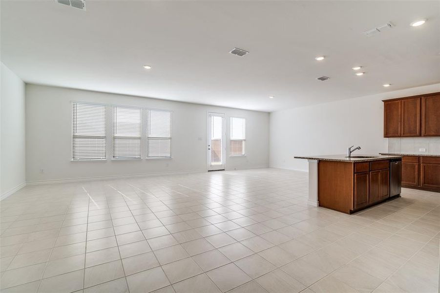 Spacious, unfurnished interior of a new home in Heartland Signature, Crandall (Image 20).