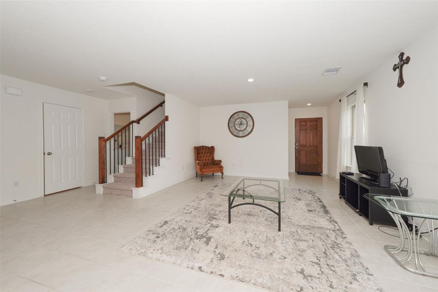 Furnished interior view inside a new home in , Katy (Image 16).