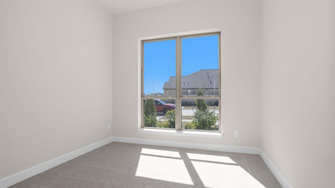 Spacious, unfurnished interior of a new home in Valencia, Manvel (Image 11).