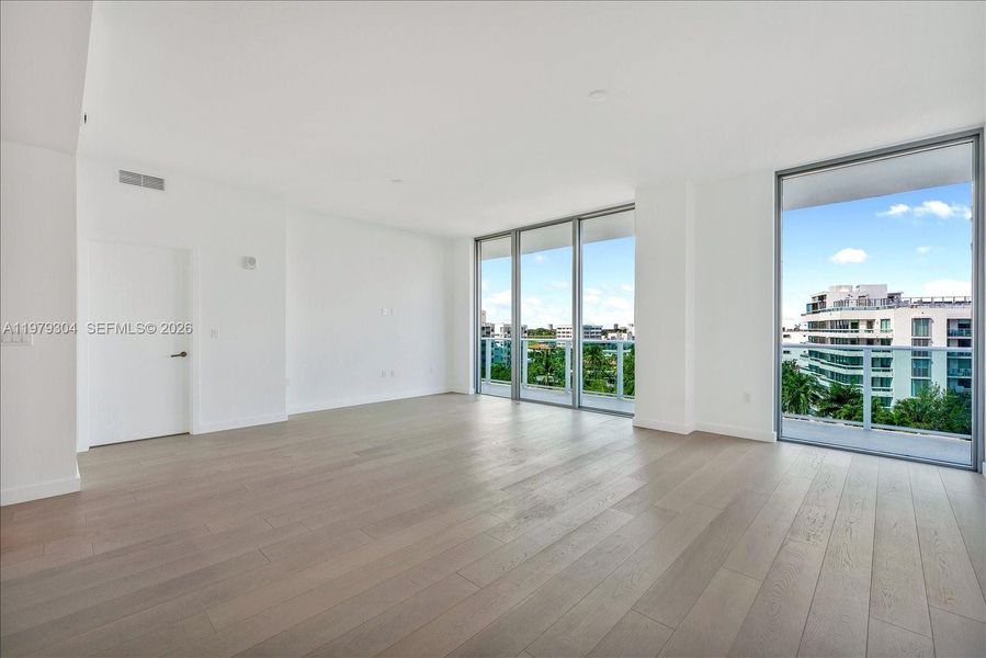 Spacious, unfurnished interior of a new home in , Bay Harbor Islands (Image 13).