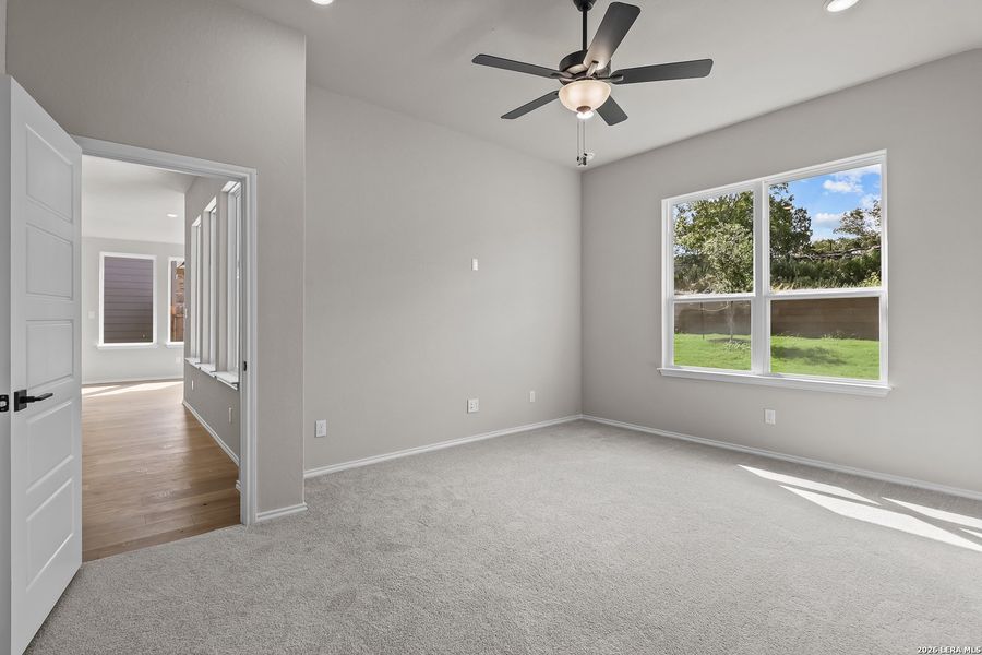 Spacious, unfurnished interior of a new home in Royal Crest, San Antonio (Image 24).