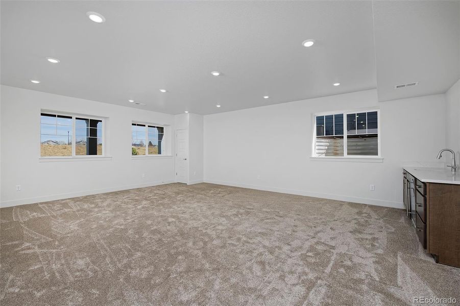 Spacious, unfurnished interior of a new home in , Fort Collins (Image 20).