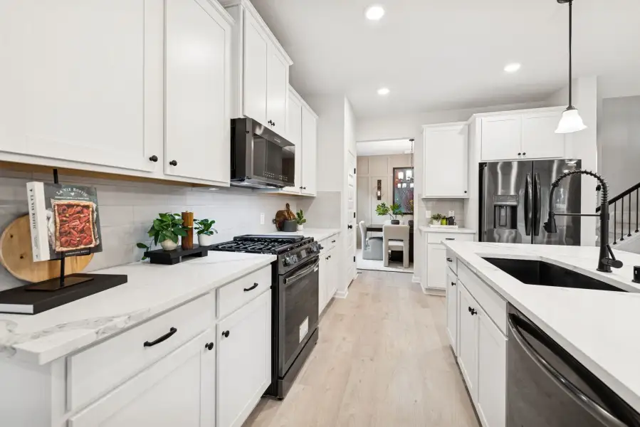 The Princeton II- Kitchen. Staged model home shown for illustration only; actual features, colors, and upgrades may vary.