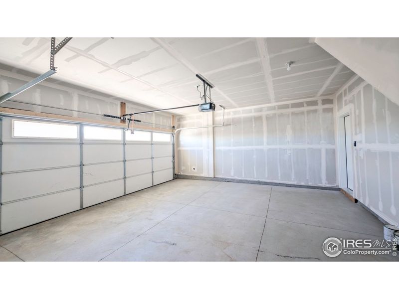 Spacious, unfurnished interior of a new home in Thompson River Ranch, Johnstown (Image 20). Spacious, unfurnished interior of a new home in Thompson River Ranch, Johnstown (Image 20).