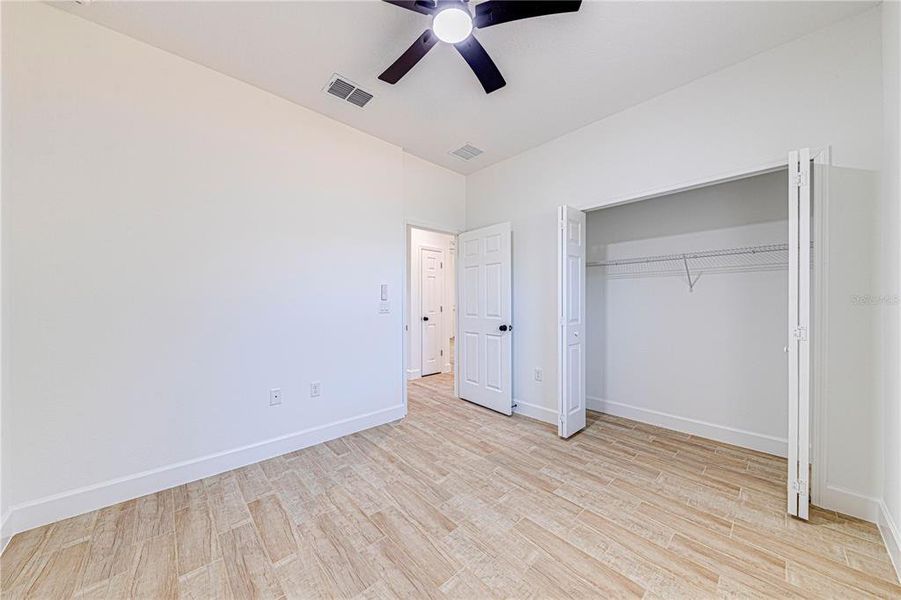 Spacious, unfurnished interior of a new home in , Ocklawaha (Image 12).