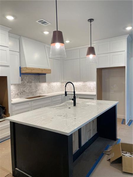 Image 8 of a home in . Image 8 of a home in .