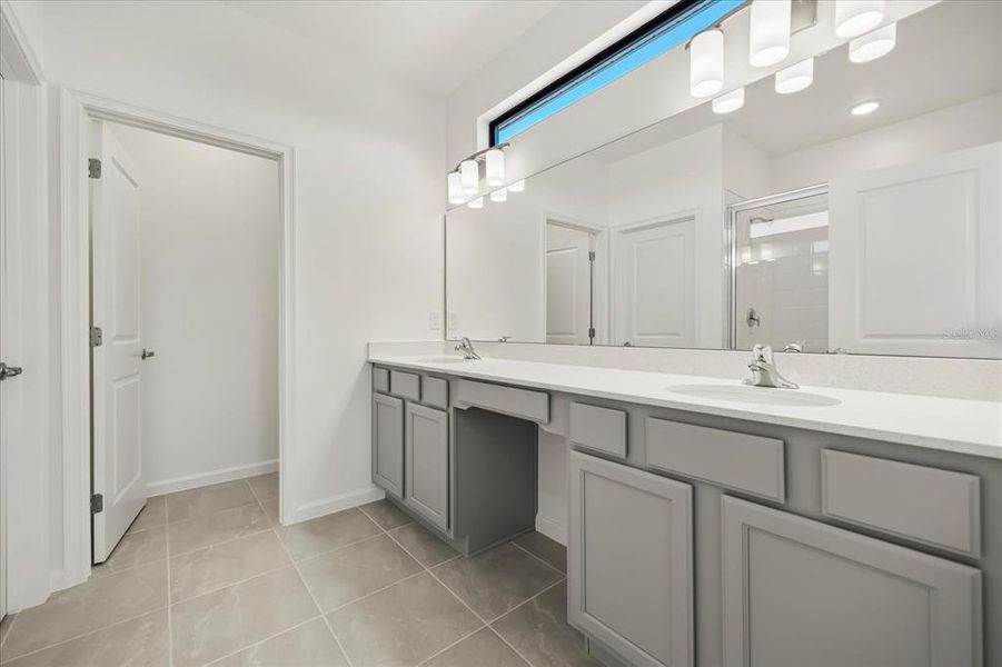 Furnished interior view inside a new home in , Orlando (Image 19).