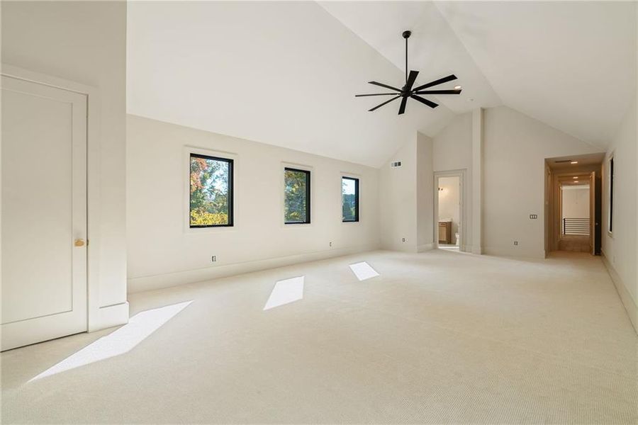 Spacious, unfurnished interior of a new home in , Alpharetta (Image 35).