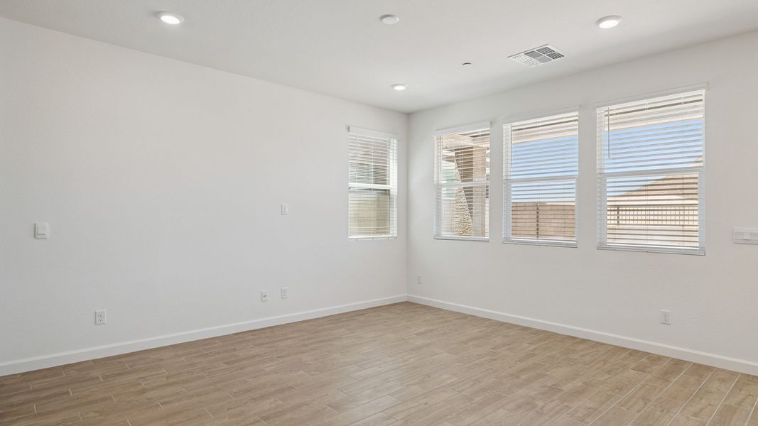 Spacious, unfurnished interior of a new home in The Buttes at Mystic, Peoria (Image 16). Spacious, unfurnished interior of a new home in The Buttes at Mystic, Peoria (Image 16).