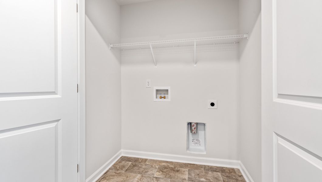 Spacious, unfurnished interior of a new home in Tanglewood Townes, Greenville (Image 26).