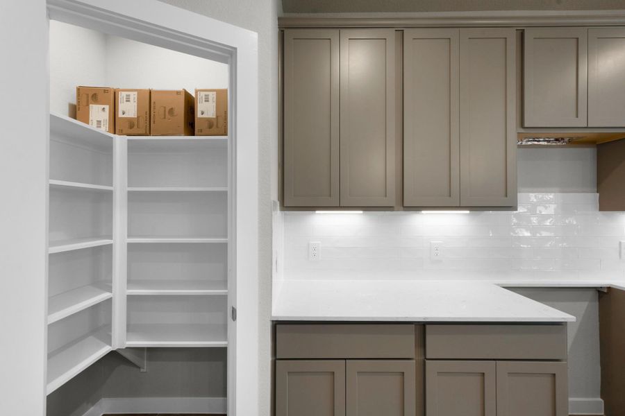 Furnished interior view inside a new home in Briarwood Crossing, Rosenberg (Image 5).