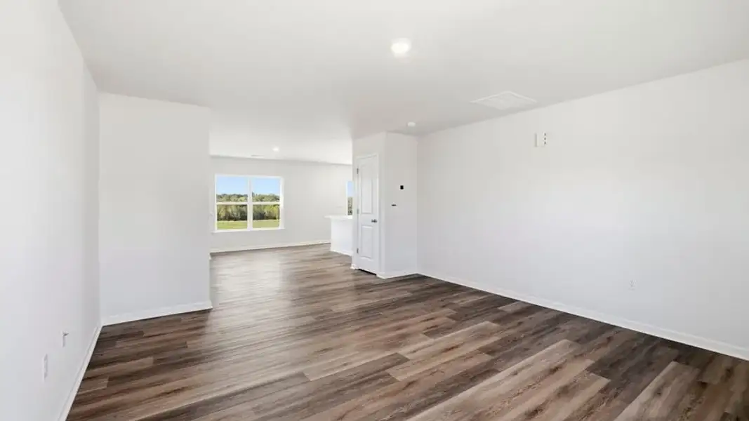 Spacious, unfurnished interior of a new home in Baxter Village, Boiling Springs (Image 22).