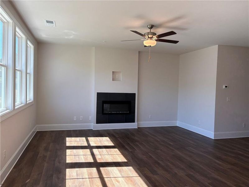 Spacious, unfurnished interior of a new home in , Marietta (Image 6).