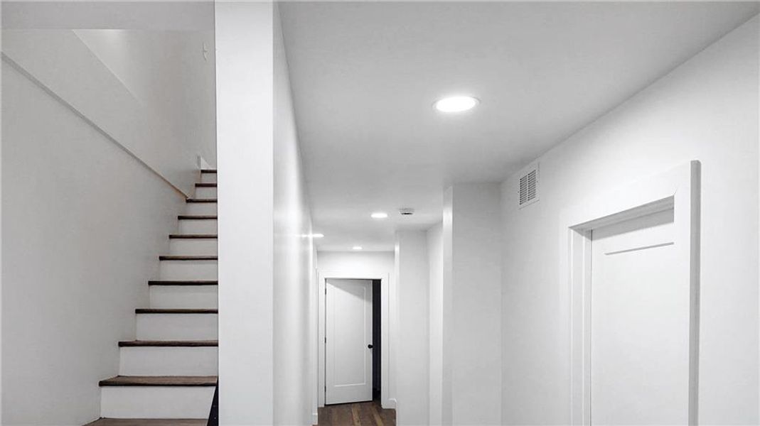 Spacious, unfurnished interior of a new home in , Atlanta (Image 22). Spacious, unfurnished interior of a new home in , Atlanta (Image 22).