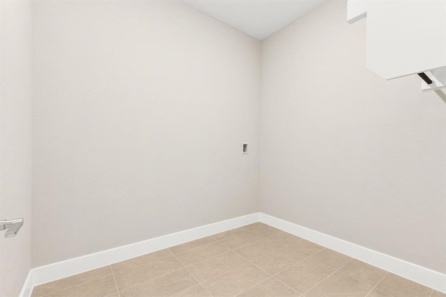 Spacious, unfurnished interior of a new home in Ellis Ranch Estates, Waxahachie (Image 17).