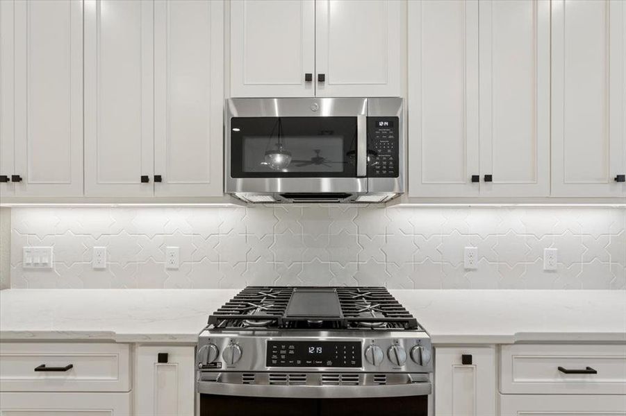 Furnished interior view inside a new home in , Hewitt (Image 11).