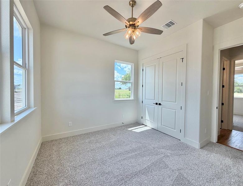 Spacious, unfurnished interior of a new home in , Weatherford (Image 22).