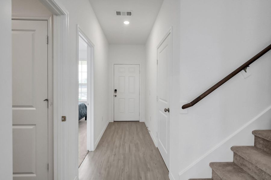 Spacious, unfurnished interior of a new home in Mavera, Conroe (Image 23).