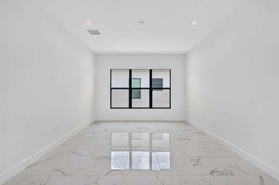 36-web-or-mls-7R7A9001 36-web-or-mls-7R7A9001