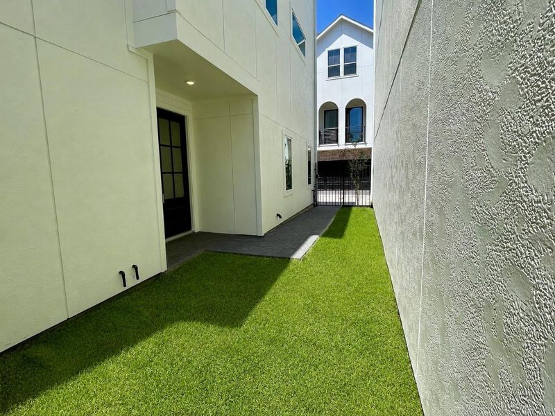 Oversized gated backyard! Oversized gated backyard!