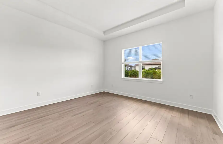 Spacious, unfurnished interior of a new home in Del Webb Stone Creek, Ocala (Image 18).
