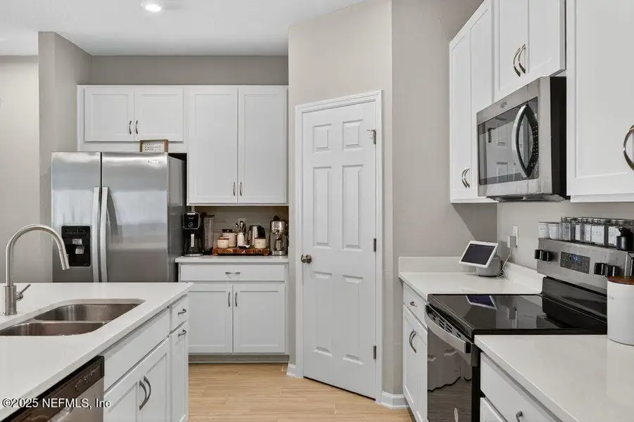Furnished interior view inside a new home in Sandridge Hills, Green Cove Springs (Image 12).