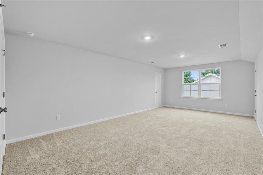 Spacious, unfurnished interior of a new home in Fieldstone, Lexington (Image 38). Spacious, unfurnished interior of a new home in Fieldstone, Lexington (Image 38).