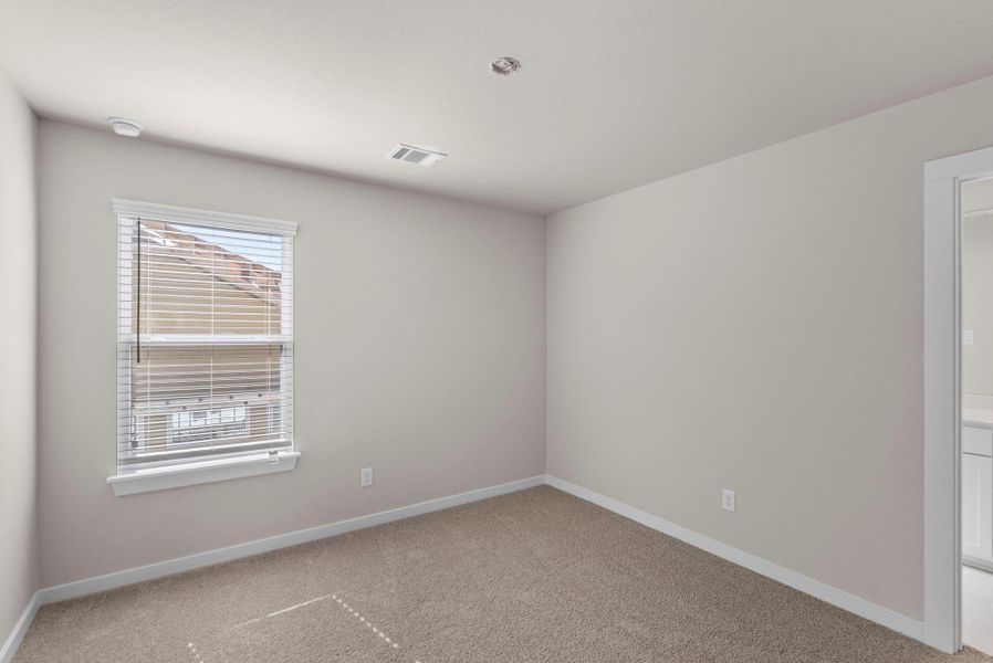 Spacious, unfurnished interior of a new home in Morton Creek Ranch, Katy (Image 17).