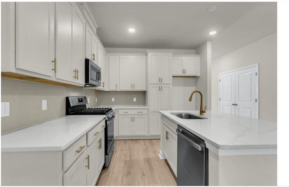Furnished interior view inside a new home in , Ravenel (Image 8).